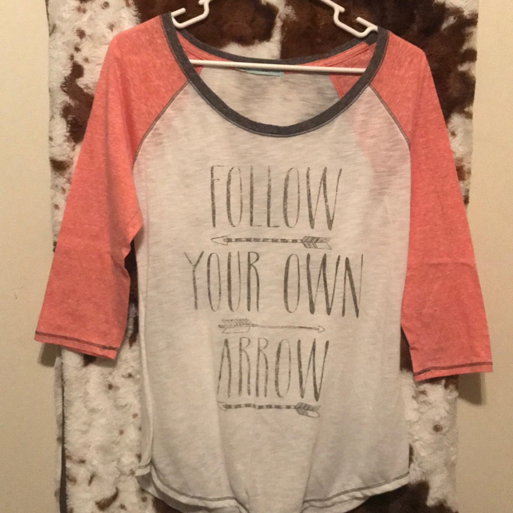 Woman’s medium maurices top